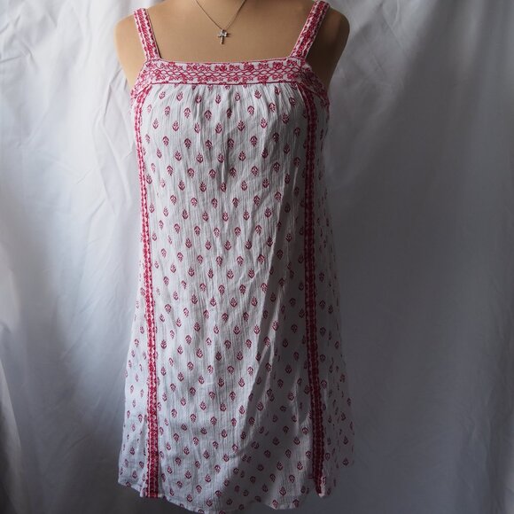 Old Navy Red/White Floral Embroidered Eyelet Smock Back Womens Dress Size M - Picture 1 of 13